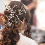 Piękno Upięć Ślubnych: Skomponuj Swoje Idealne Włosy na Wielki Dzień